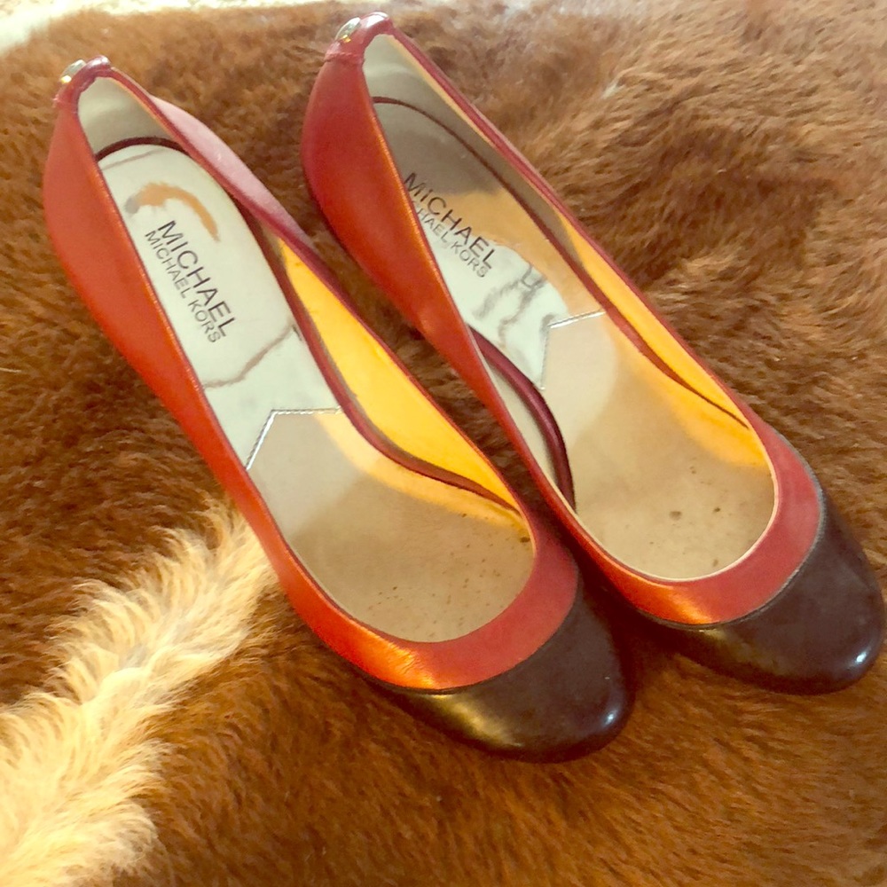 Michael MICHAEL KORS red and black heels
